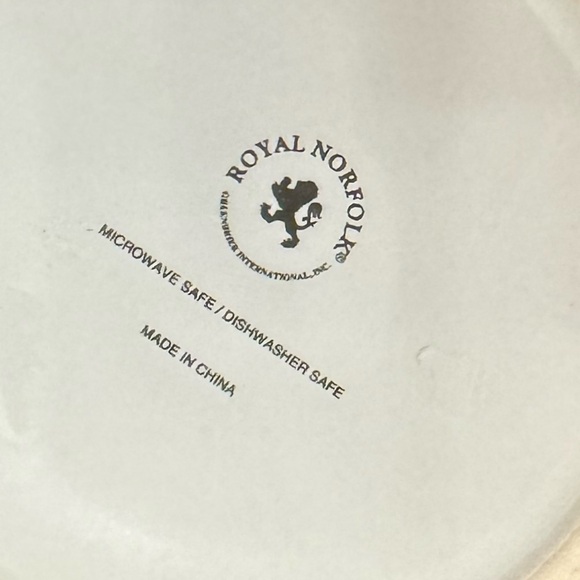 Royal Norfolk coffee mug - Picture 3 of 3